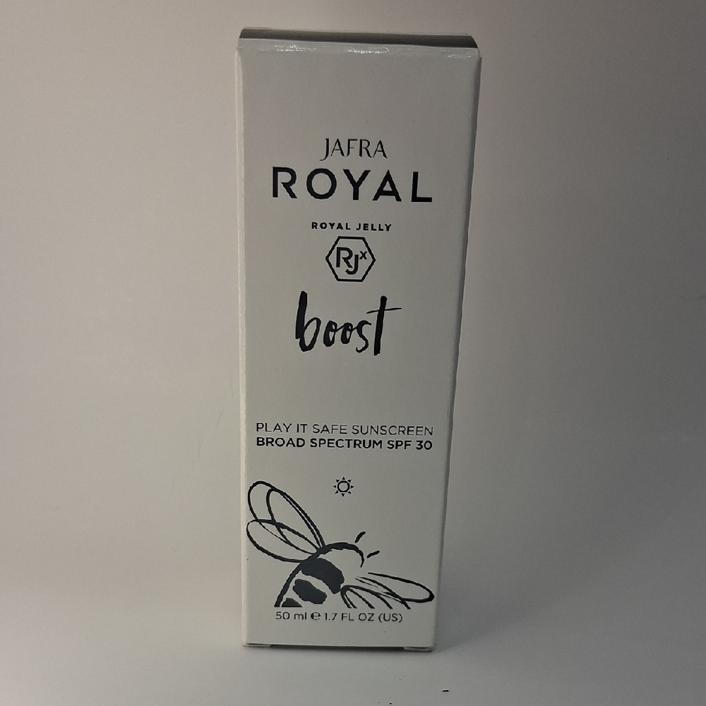 JAFRA ROYAL Boost Broad Spectrum Sunscreen - White